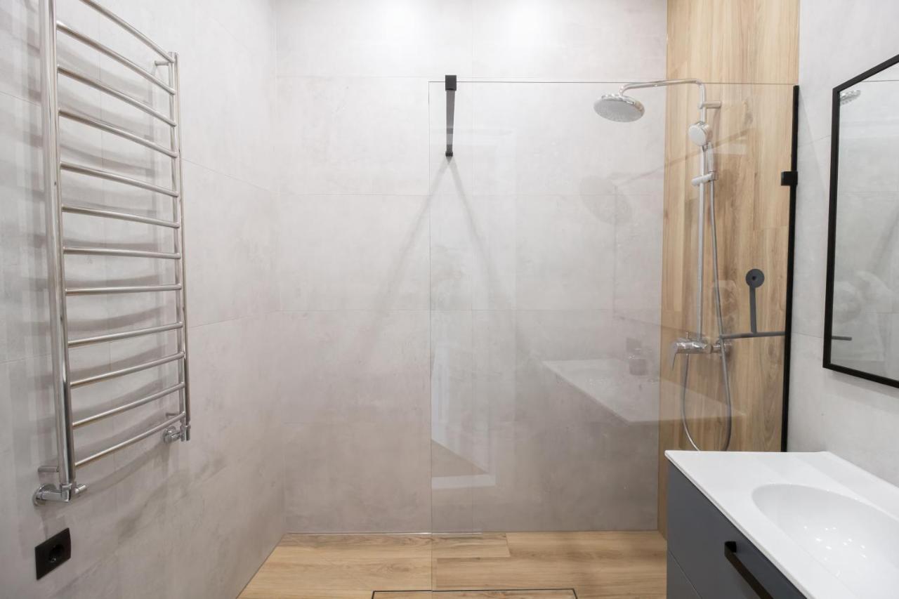 Seveneleven Apartment *